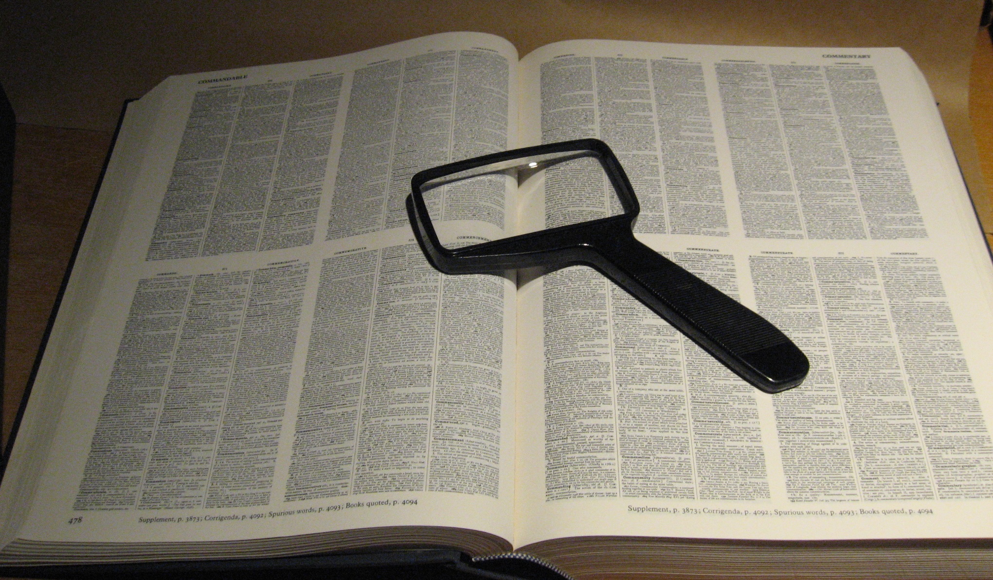 The Compact Edition of the Oxford English Dictionary: Complete Text  Reproduced Micrographically (2 Volumes in a Slipcase, with Magnifying Glass)